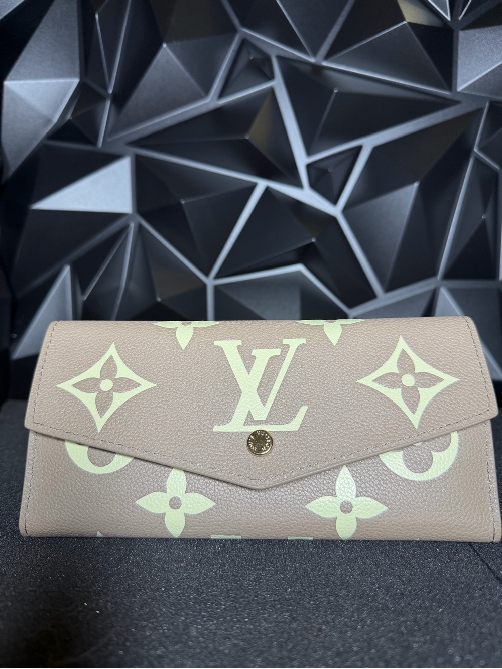 Louis Vuitton Sarah Wallet Taupe with cream Monogram